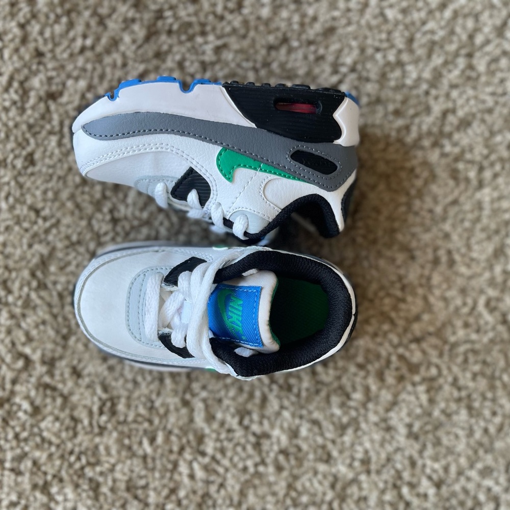 Nike Infant White/Black/Green/Gray Sneakers - Picture 3 of 3